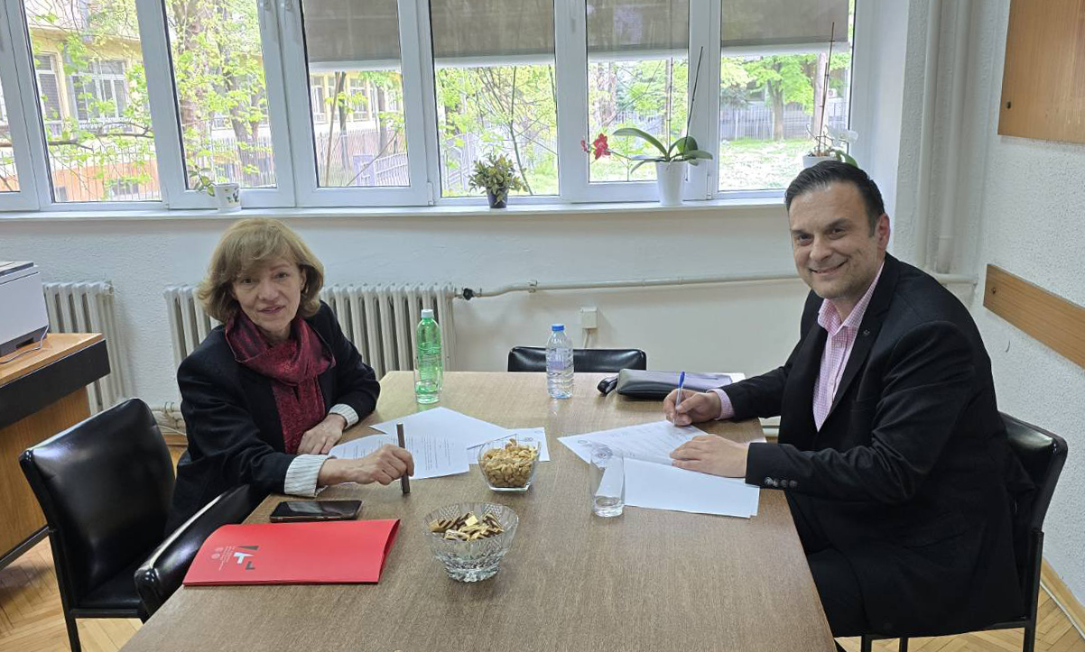 IMG 03d079d9d0e861cafbc5a768ea34001c V copy